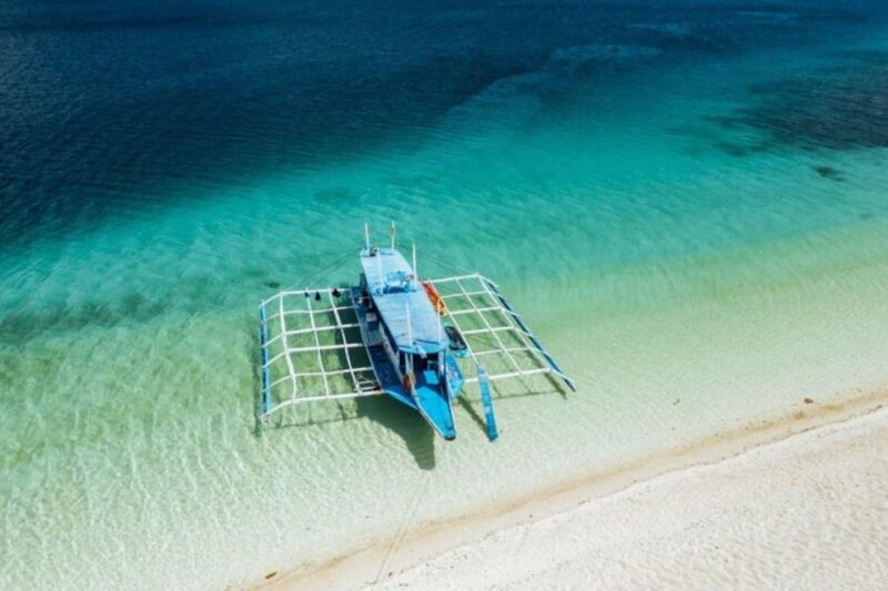 Coron: Barracuda Lake, Skeleton Wreck, Twin Lagoon Boat Tour - Language Availability