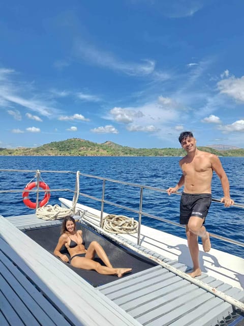 Coron Island: Day Tour by Trimaran With Lunch and Snorkeling - Buffet Lunch and Snacks