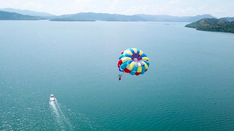 Coron: Parasailing Experience - Safety and Equipment