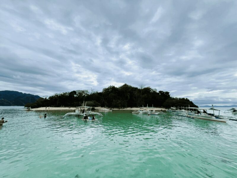 Coron: Private Boat Hire with Bespoke Guided Tour - The Guide and Crew: Knowledgeable and Caring
