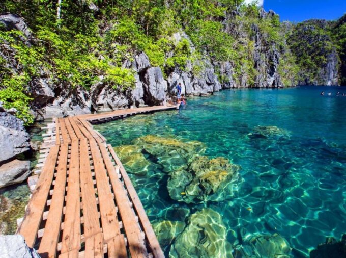 Coron: Private Tour With Kayangan Lake and Twin Lagoon - Kayangan Lake