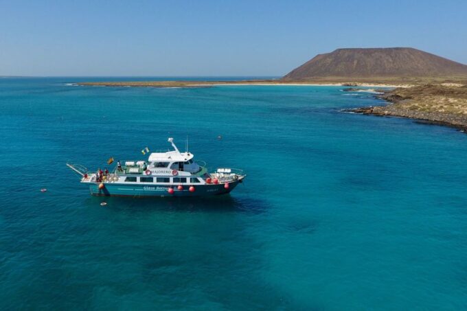 Corralejo: Lobos Island Boat and Snorkel Activity With Entry - Notable Comments