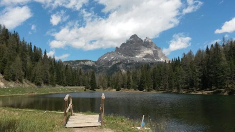 Cortina D'Ampezzo: Cortina Valley and Lakes Guided Tour - Visiting Cortina Valley Lakes