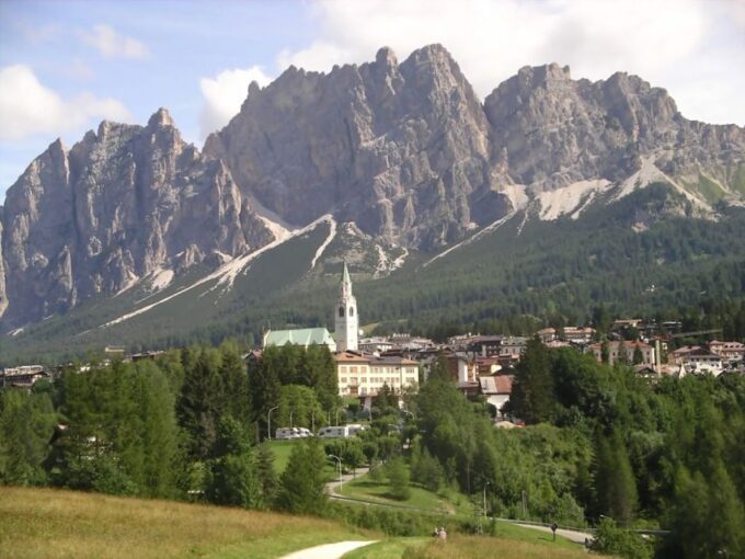 Cortina D'Ampezzo: Cortina Valley and Lakes Guided Tour - Feedback From Travelers