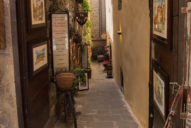 Cortona Private Walking Tour - Tour Features and Accessibility