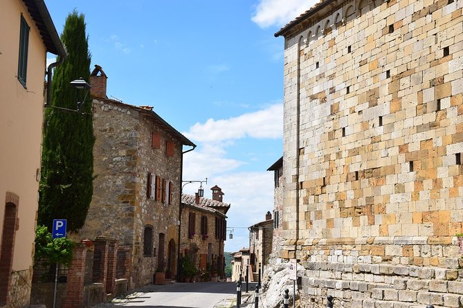 Cortona Private Walking Tour - Guide Expertise and Topics