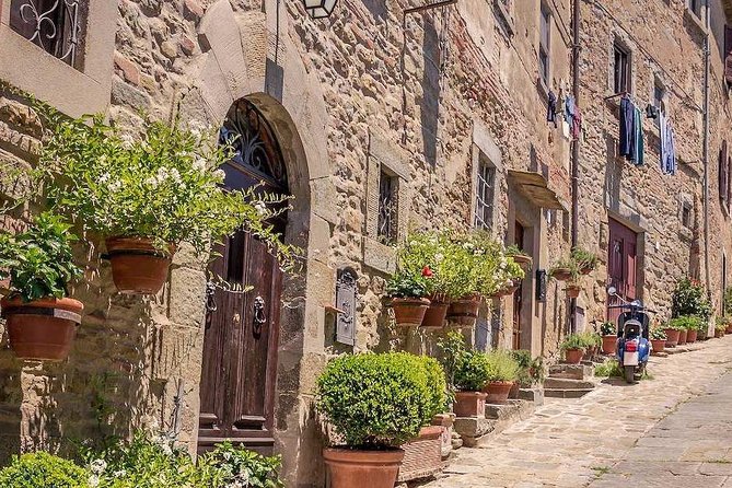 Cortona Private Walking Tour - Personal Interaction