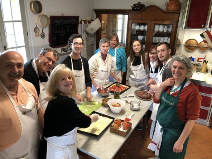 Cortona: Traditional Vegetarian or Vegan Italian Cooking - Language Options for the Experience