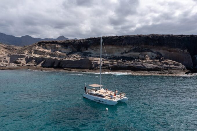 Costa Adeje: Catamaran Tour, Snorkelling, Snacks & Drinks - Inclusions and Exclusions