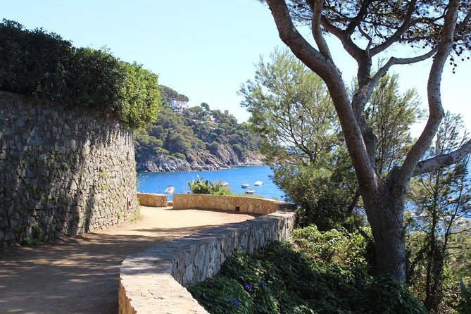 Costa Brava Full Day Trip From Barcelona With Boat Trip - Multilingual Tour Guide and Group Size
