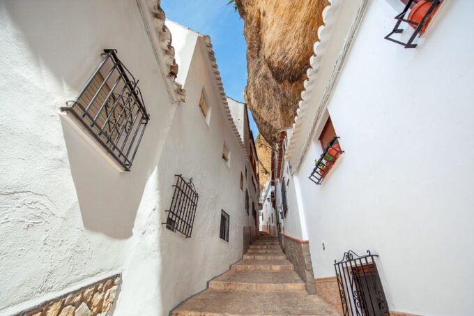 Costa Del Sol and Malaga: Ronda and Setenil De Las Bodegas - Transportation and Amenities