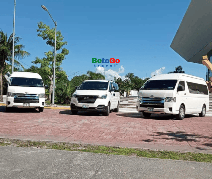 Costa Mujeres: Round Trip Cancún Airport Transfers Services - Additional Service Options