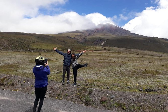 Cotopaxi National Park Tour: Hiking and Downhill Bike All Inclusive - Inclusions and Exclusions