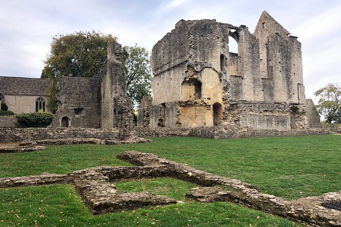 Cotswold Summer Explorer Tour - Meeting Point and Pickup Details