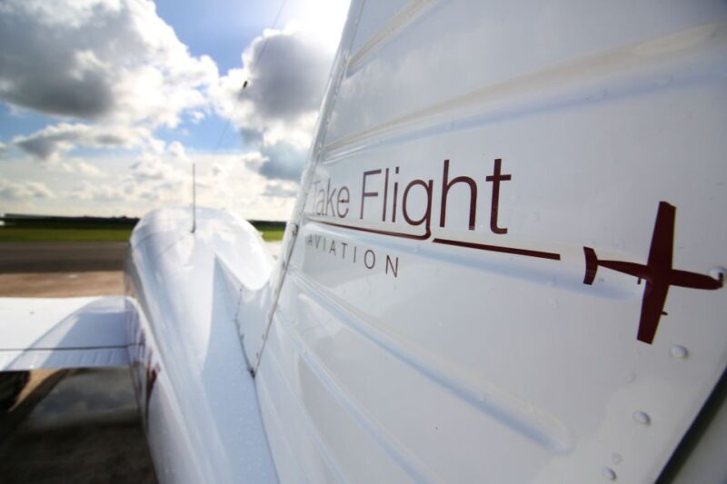 Cotswolds : 30 Minute Flight Experience - Refreshments and Relaxation