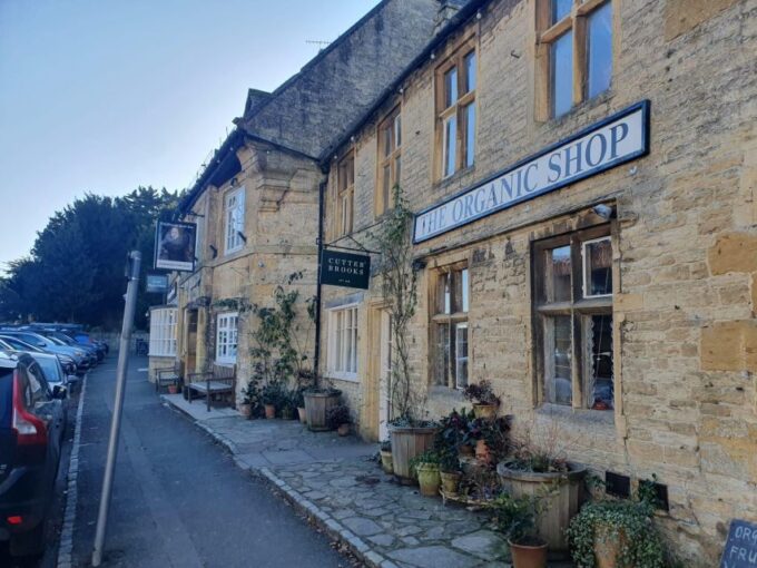 Cotswolds: Stratford-Upon-Avon 2-Day Tour With Cottage Stay - Inclusions and Booking Details