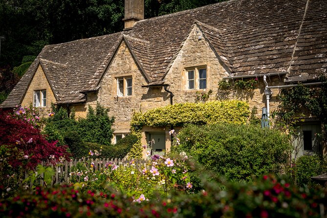 Cotswolds Village Private Car Tour and Photoshoot - Availability