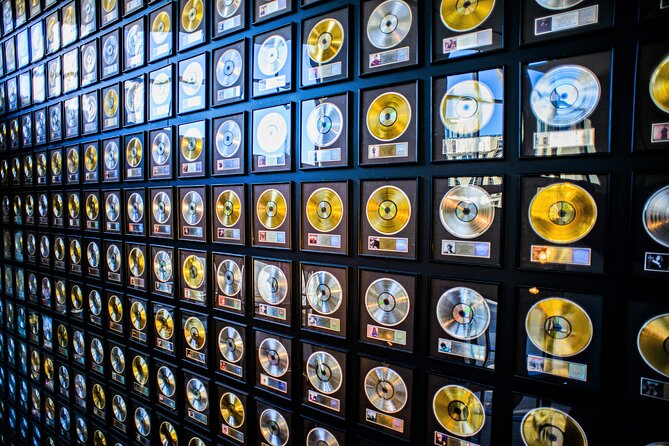 Country Music Hall of Fame and Museum Admission in Nashville - Dining and Shopping