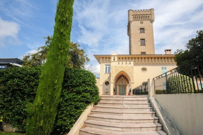 Countryside and Wine Tasting Day Tour - Transportation and Logistics
