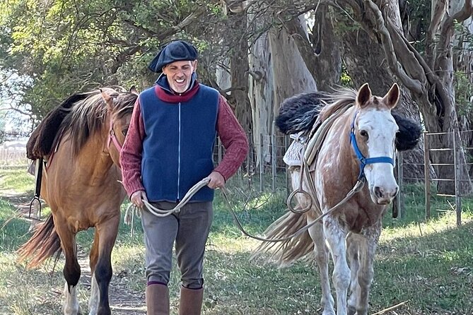 Countryside Escape: Horseback Riding Experience in Carlos Keen - Savoring the Box Lunch Delight