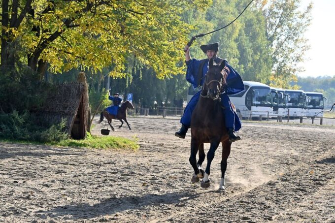 Countryside Ranch, Horse Show & Lunch - Unique Hungarian Traditions