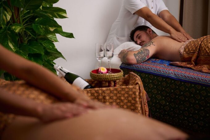 Couples' Massage - Relaxation and Serenity