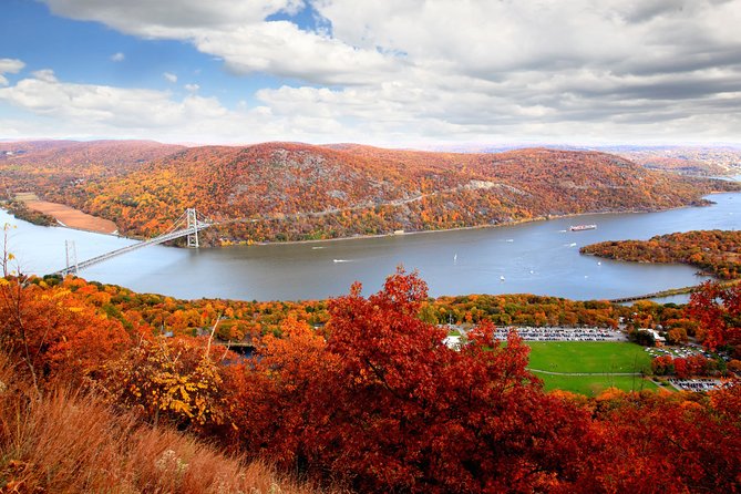 Couples Private Hudson Valley Fall Foliage Helicopter Tour From Westchester - Helicopter Specifications and Capacity