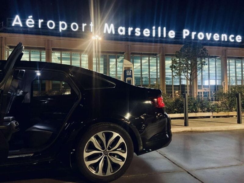 Courchevel: Private Transfer to Geneva Airport GVA - Hassle-free Transportation