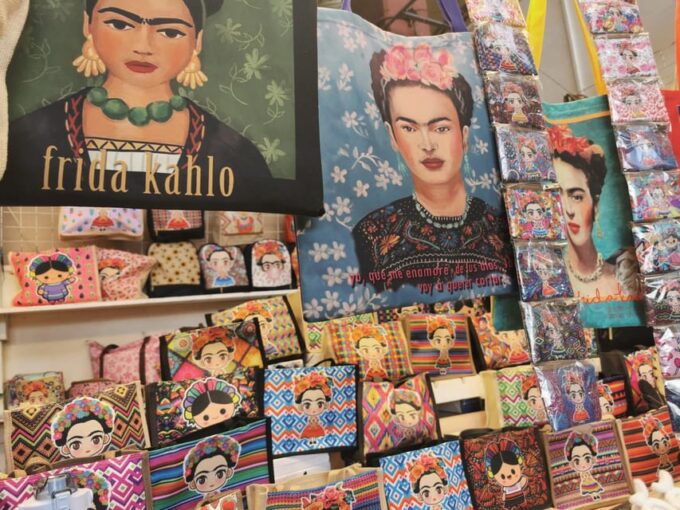 Coyoacan Walking Tour: Myths, Legends, and Local Secrets - Coyoacan Market Exploration