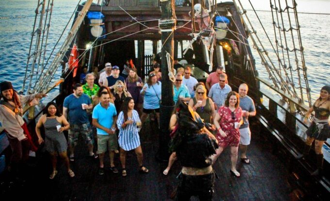 Cozumel: Pirate Ship Cruise With Open Bar, Dinner, and Show - Customer Feedback Highlights