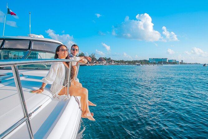 Cozumel Private Yacht and Snorkel With Lunch and Open Bar Onboard - Yacht and Snorkel Experience