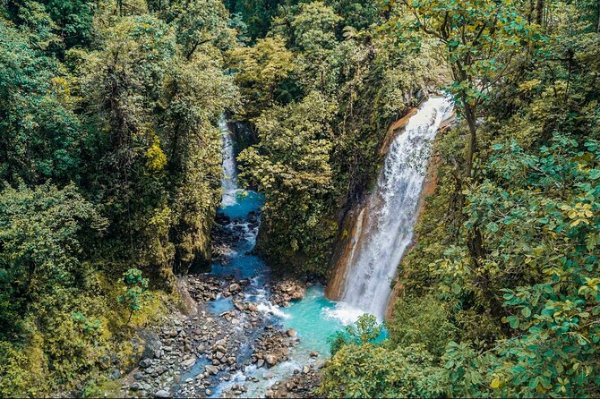 CR Natural Wonders Trek. Bajos Del Toro the Waterfall Trail + Poas Volcano. - Meeting and Logistics