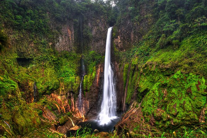 CR Natural Wonders Trek. Bajos Del Toro the Waterfall Trail + Poas Volcano. - Visiting Poas Volcano