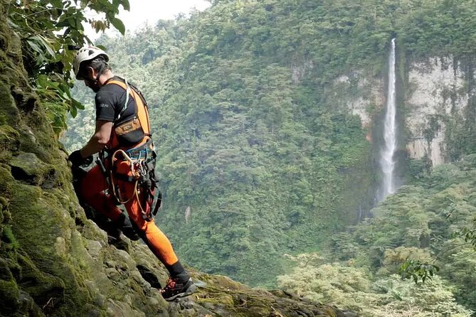 CR Natural Wonders Trek. Bajos Del Toro the Waterfall Trail + Poas Volcano. - Cascading Waterfalls