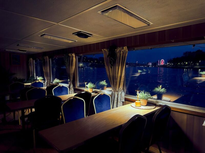Cracow: Private Evening Boat Tour - Booking Information