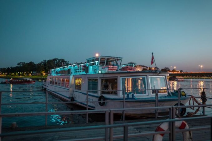 Cracow: Private Evening Boat Tour - Panoramic Views