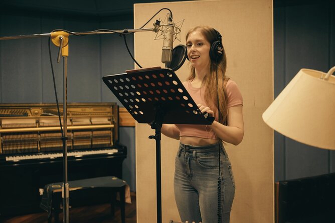 Create Your Own Album With a K-Pop Vocal Trainer in the Studio! - Punctuality Requirement