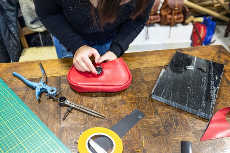Create Your Own Leather Bag in Luberon Area! - Experience Details