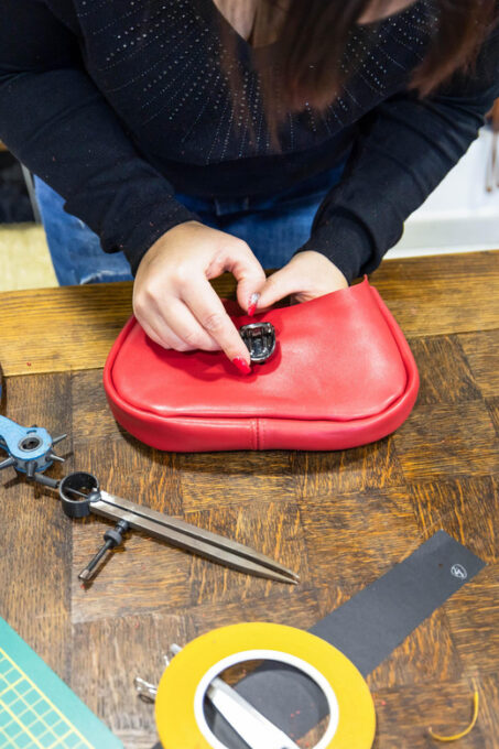 Create Your Own Leather Bag in Luberon Area! - Location and Accessibility