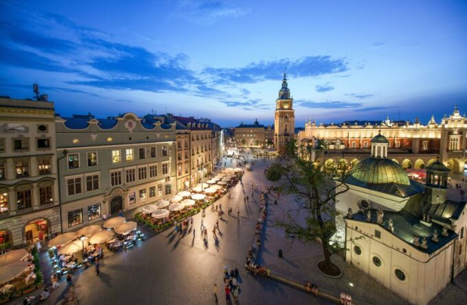 Creepy Krakow: 2-Hour City Walking Tour - Visiting Iconic Landmarks