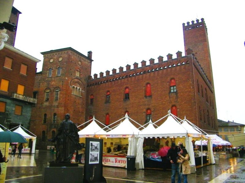 CREMONA Private Tour: Beautiful, Historic Close to Milan - Key Attractions