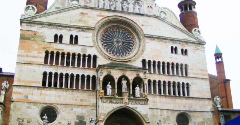 CREMONA Private Tour: Beautiful, Historic Close to Milan - Historic Center Experience