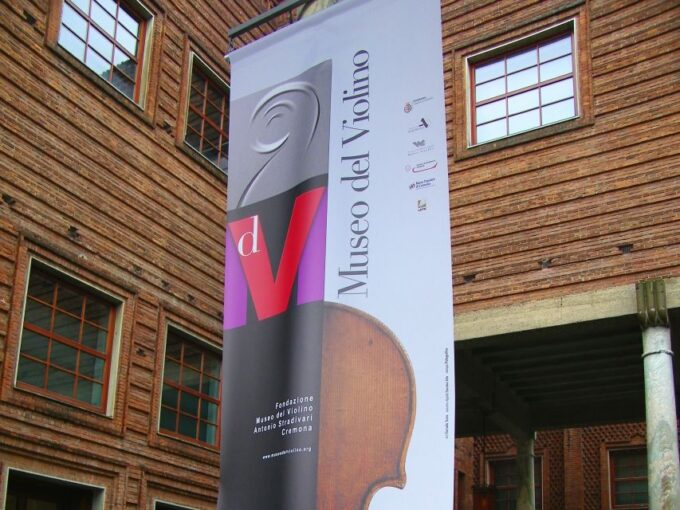 CREMONA Private Tour: Beautiful, Historic Close to Milan - Discovering Stradivaris Legacy