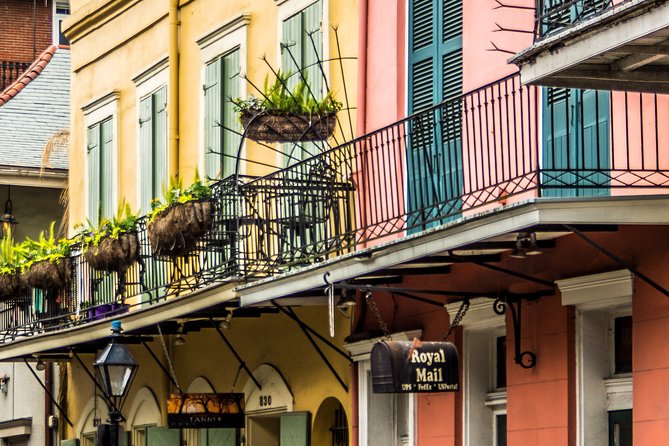 Crescent City Chronicles: The Heart of New Orleans - Exploring Haunting Cemeteries