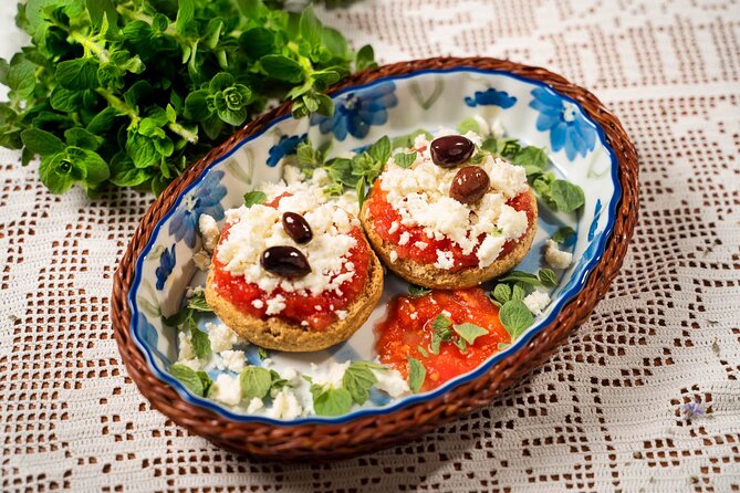 Cretan Cooking Class and Dinner: Evening in a Rethymno Home - Main Dishes