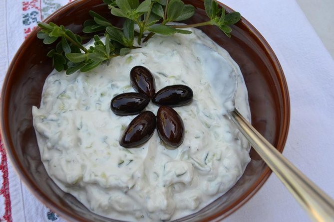 Cretan Cooking Class and Dinner: Evening in a Rethymno Home - Class Features