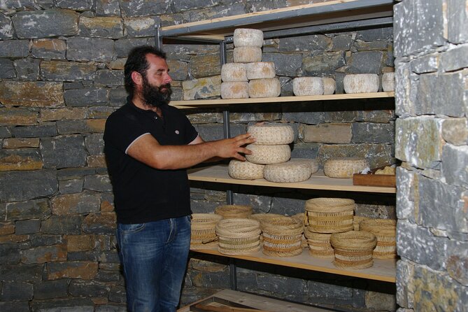 Cretan History & Foodies Safari - Admiring the Caves Wonders