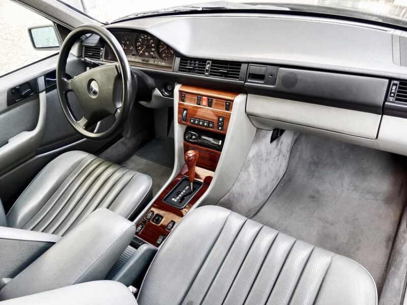 Crete: Airport Transfers With Retro Classic Luxury Car. - Driver and Pickup Details