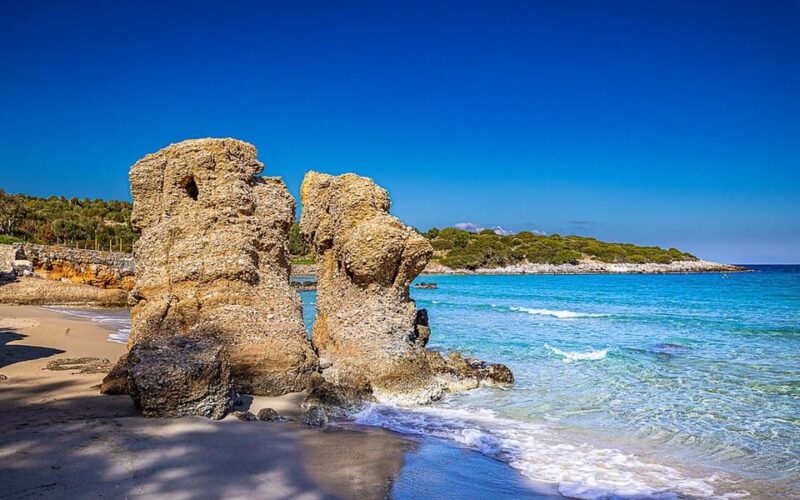 Crete and Heraklion Areas: Direct Day Trip Voulisma Beach - Dining Options