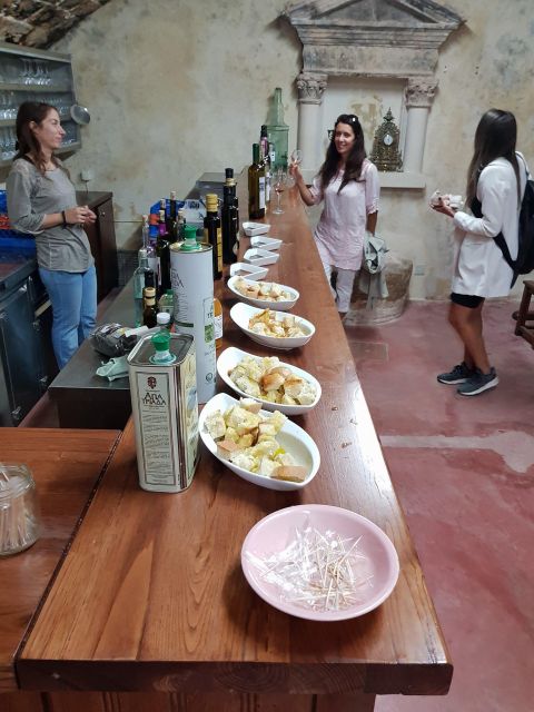 Crete: Heraklion Food and City Tour - Sampling Traditional Dishes